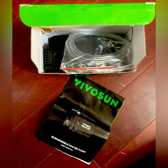 Vivosun Submersible Pump 8W 210GPH, New - Picture 1 of 4